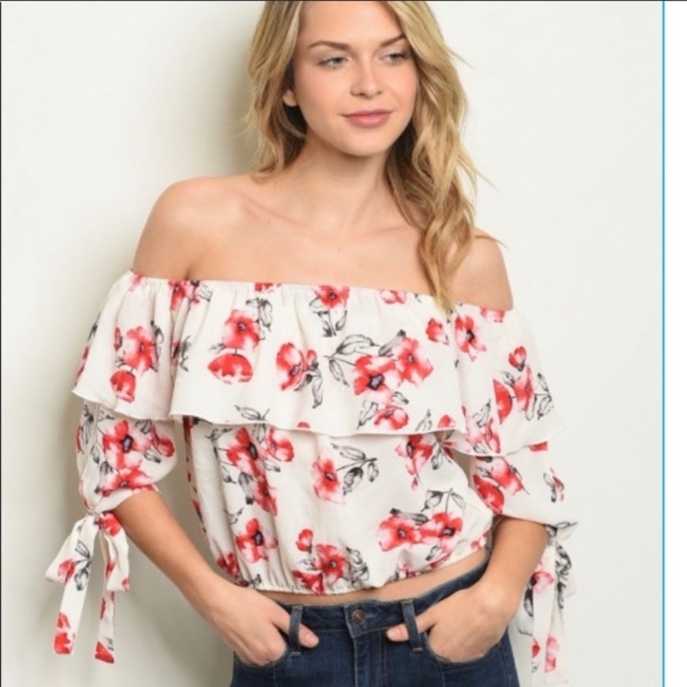 ⭐️SALE⭐️ Off The Shoulder Floral Top